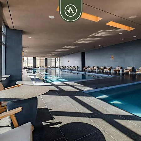 Luxury 2 Bedroom Condo - Amazing City View - Pool - Gym